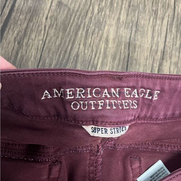 American Eagle Maroon Women's Super Stretch Mini Denim Jean Shorts - Picture 3 of 7